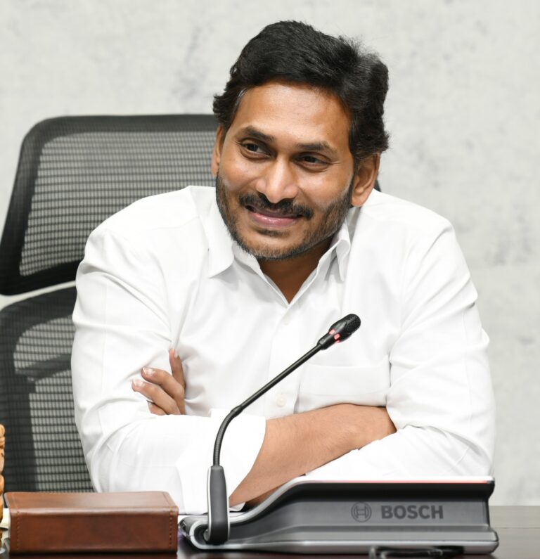 త్వరలో విశాఖకు షిఫ్ట్ అవుతున్నా..సీఎం జగన్