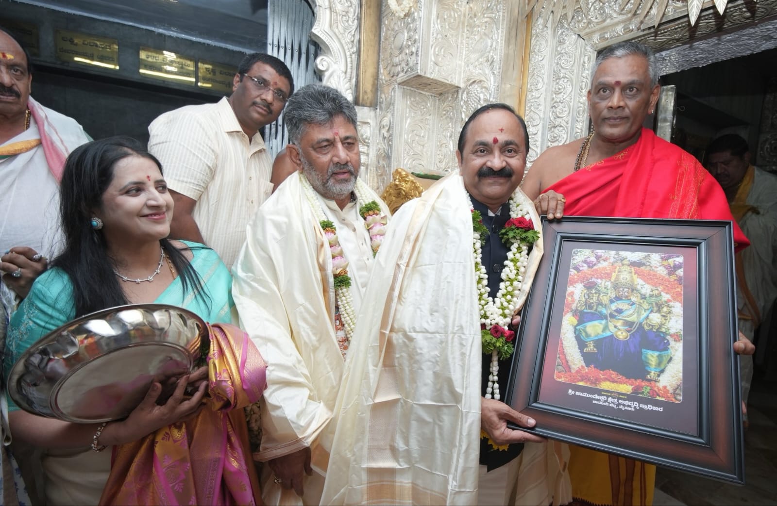 కాంగ్రెస్ సీఎంలను  స్టింగ్ ఆపరేషన్ చేస్తున్నారా!
