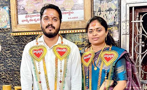 రిజర్వేషన్ ప్రకటనే దివ్యముహూర్తం! రిజర్వేషన్ ప్రకటనే దివ్యముహూర్తం!