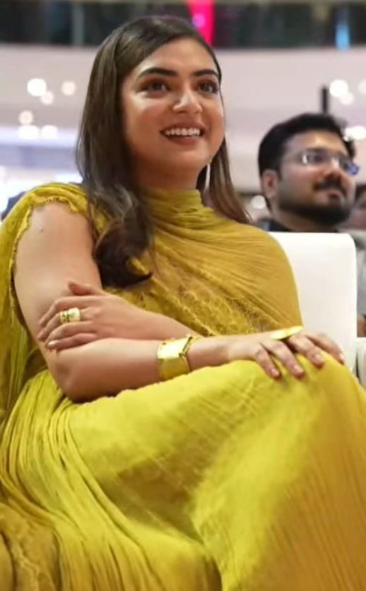 ఎల్లో డ్రెస్‌లో పిచ్చెక్కిస్తున్న నజ్రియా నజీమ్ - ఫోటో 3