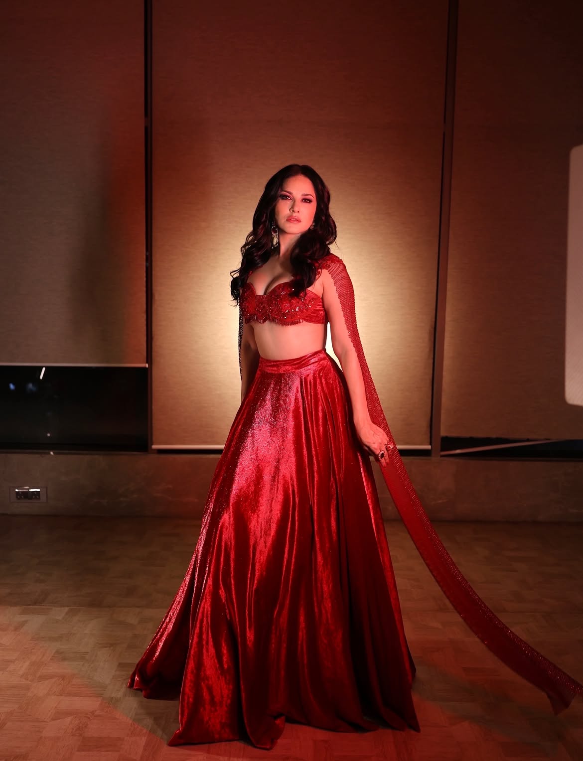 సన్నీ లియోన్ అదిరిపోయే గ్లామర్ లుక్ - ఫోటో 1 Sunny Leone Glamorous Look