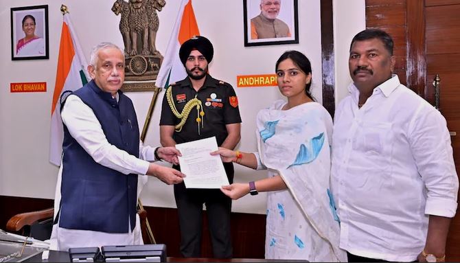 అనుకోని ప్రమాదమా? హత్యాయత్నమా?