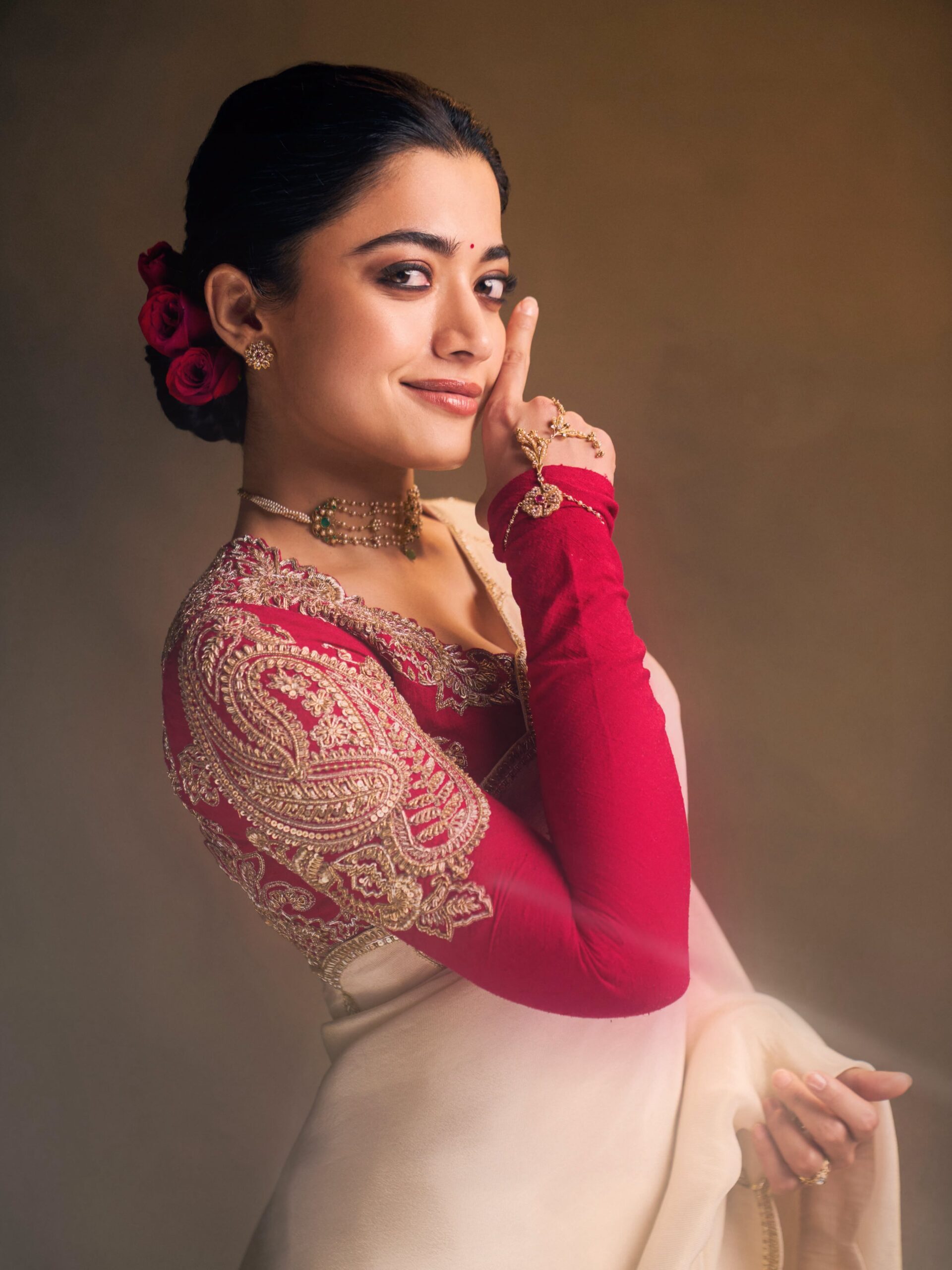 రష్మిక మందన్న ట్రెడిషనల్ లుక్.. అందమైన ఫోటో గ్యాలరీ - ఫోటో 5